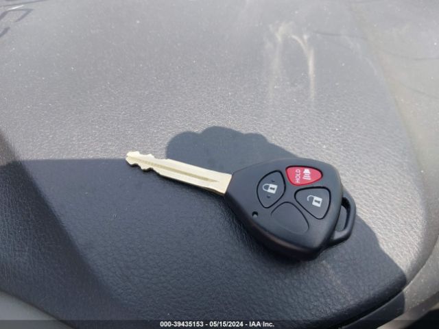 VNKKTUD32FA019350 Toyota YARIS LE