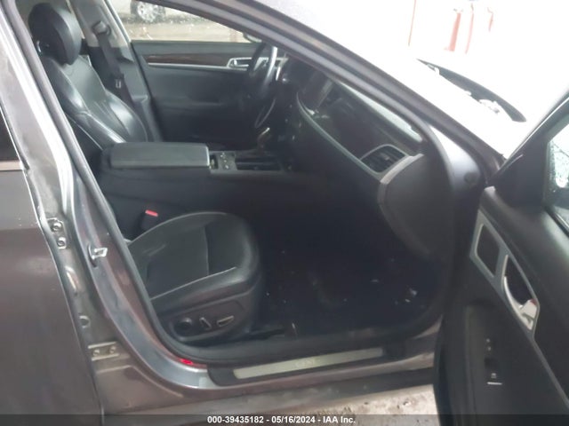 Hyundai Genesis 3.8 2015 KMHGN4JE3FU045142 Image 5
