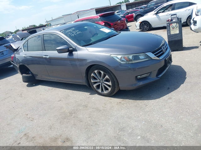 2015 1HGCR2F5XFA066867 main image