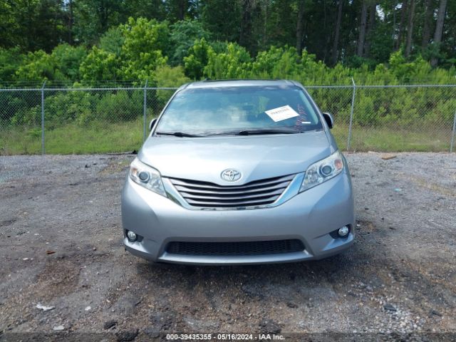 5TDYK3DC6FS635085 Toyota Sienna Xle 8 Passenger