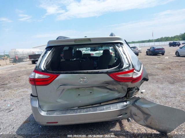 5TDYK3DC6FS635085 Toyota Sienna Xle 8 Passenger
