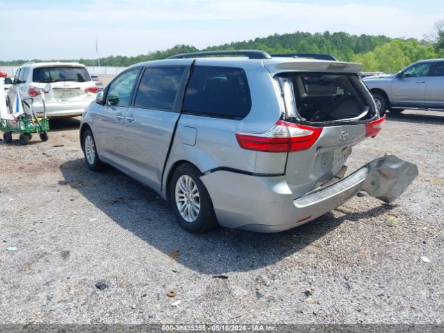 5TDYK3DC6FS635085 Toyota Sienna Xle 8 Passenger