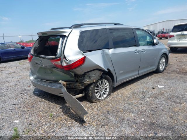 5TDYK3DC6FS635085 Toyota Sienna Xle 8 Passenger