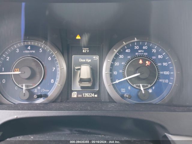 5TDYK3DC6FS635085 Toyota Sienna Xle 8 Passenger