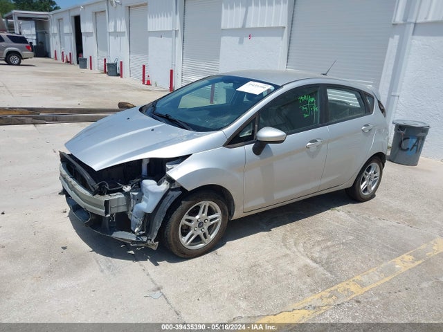 Ford FIESTA SE 2018 3FADP4EJ9JM118896 Image 2