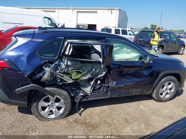 Toyota Rav4 Xle 2019 JTMW1RFV9KD513077 Image 13