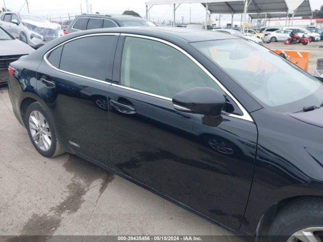 JTHBW1GG8E2071618 Lexus ES 300H
