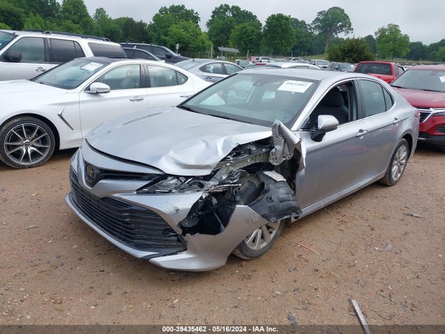 Toyota CAMRY LE 2020 4T1C11AK5LU972184 Image 2
