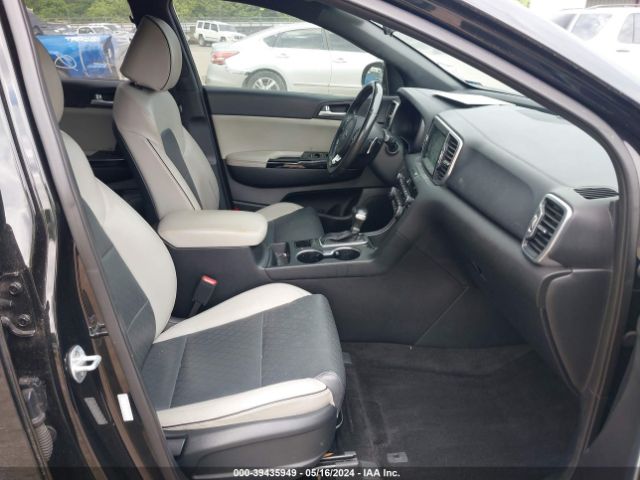 KNDPNCAC9J7425560 KIA Sportage Ex