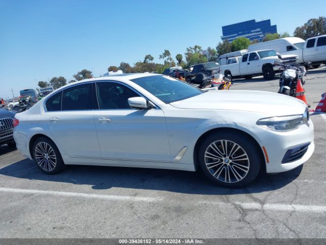 WBAJE5C38HG478286 BMW 540I