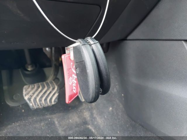 5N1AT3AA6MC825092 Nissan Rogue S Fwd