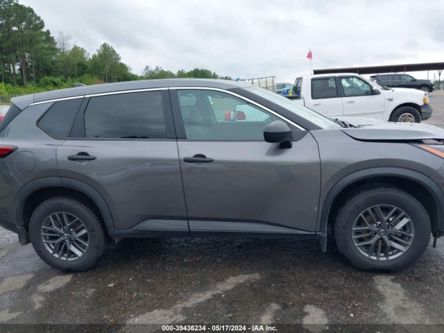 5N1AT3AA6MC825092 Nissan Rogue S Fwd