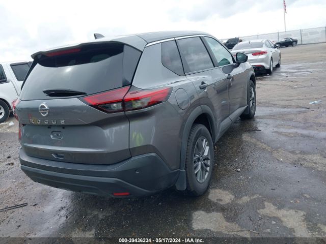5N1AT3AA6MC825092 Nissan Rogue S Fwd