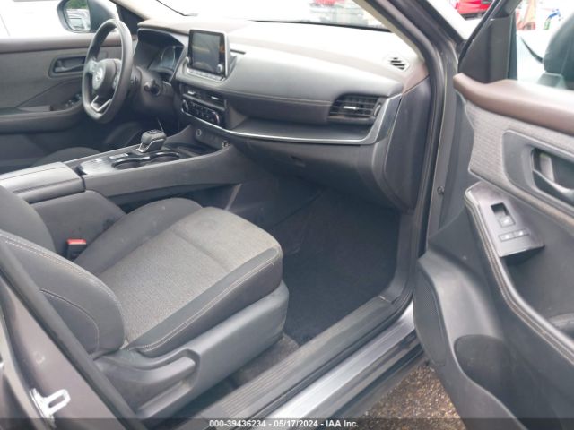 5N1AT3AA6MC825092 Nissan Rogue S Fwd