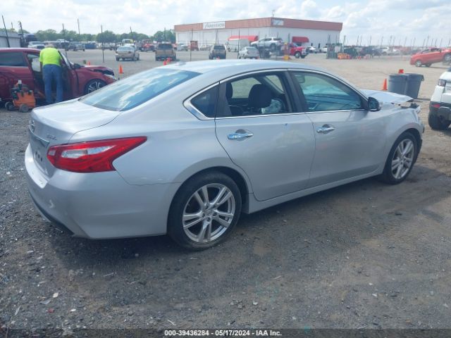 1N4BL3AP0HC152440 Nissan Altima 3.5 Sl