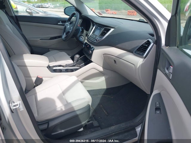 Hyundai TUCSON SE 2017 KM8J3CA42HU375418 Image 5