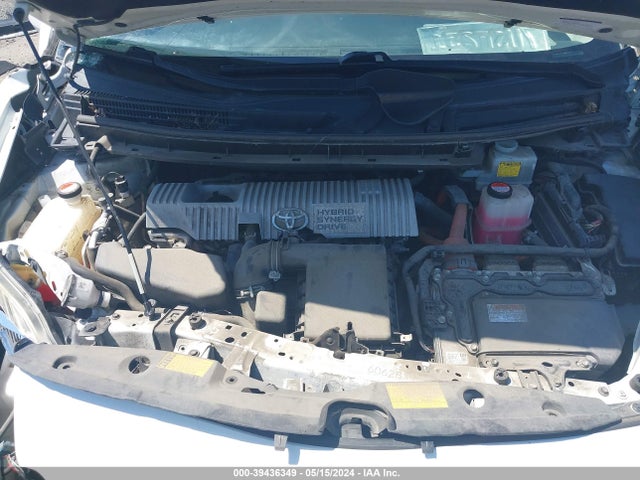 Toyota Prius Three 2014 JTDKN3DU6E1852654 Image 10