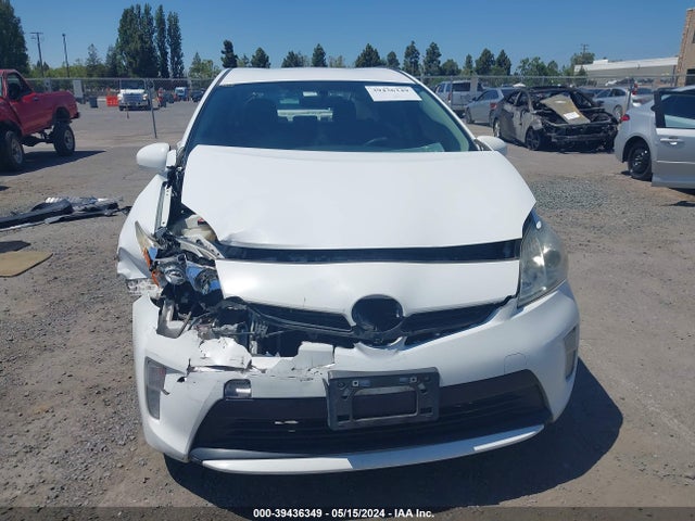 Toyota Prius Three 2014 JTDKN3DU6E1852654 Image 12