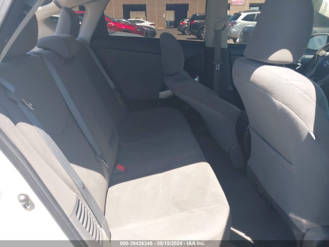 Toyota Prius Three 2014 JTDKN3DU6E1852654 Image 8