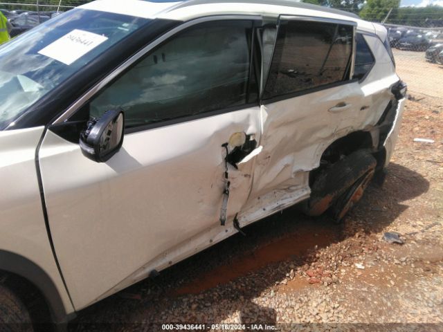 5N1AT3CA2MC721180 Nissan Rogue Sl Fwd