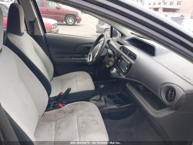 Toyota Prius C One 2016 JTDKDTB31G1133294 Image 5