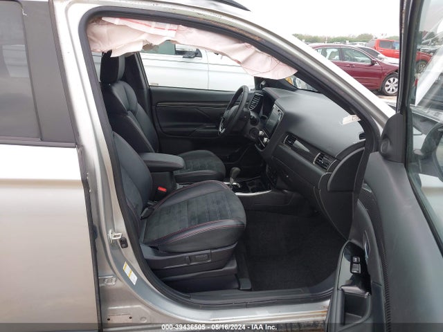 2020 MITSUBISHI OUTLANDER JA4AD3A31LZ032050 Photo 4
