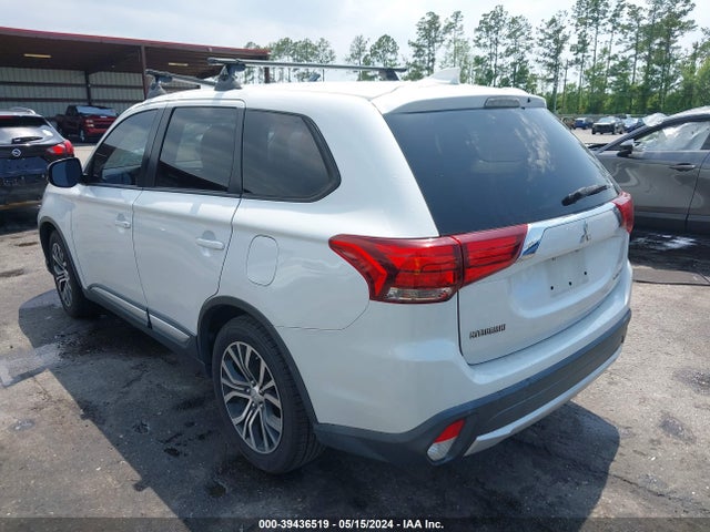JA4AD2A3XHZ014907 Mitsubishi Outlander Es