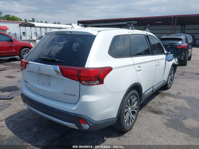 JA4AD2A3XHZ014907 Mitsubishi Outlander Es