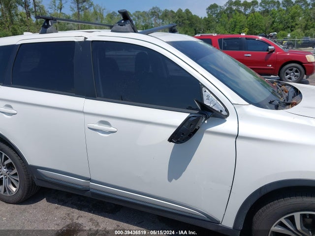 JA4AD2A3XHZ014907 Mitsubishi Outlander Es