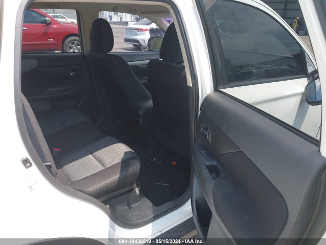 JA4AD2A3XHZ014907 Mitsubishi Outlander Es
