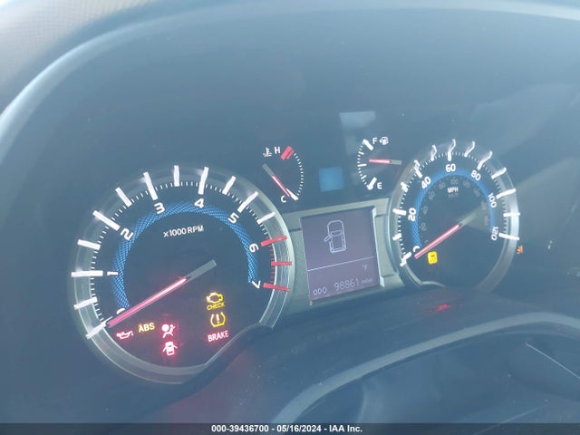 Toyota 4RUNNER SR5 2018 JTEBU5JR8J5508076 Image 14