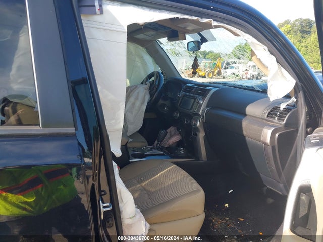 Toyota 4RUNNER SR5 2018 JTEBU5JR8J5508076 Image 5