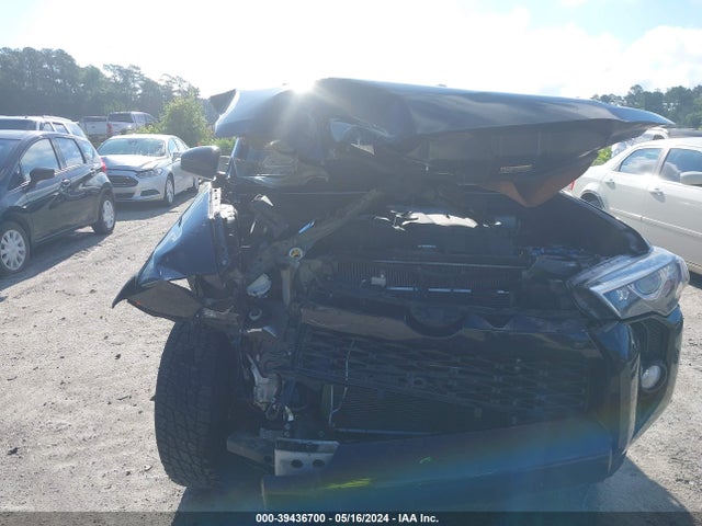 Toyota 4RUNNER SR5 2018 JTEBU5JR8J5508076 Image 6