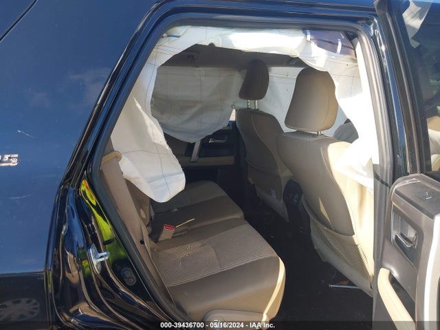 Toyota 4RUNNER SR5 2018 JTEBU5JR8J5508076 Image 8