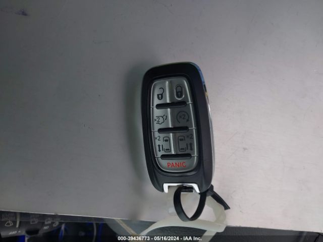 2C4RC1DG4LR163272 Chrysler Voyager Lxi