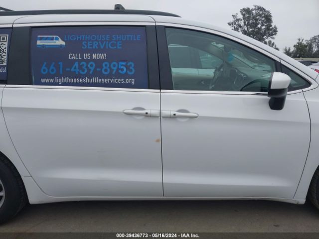 2C4RC1DG4LR163272 Chrysler Voyager Lxi