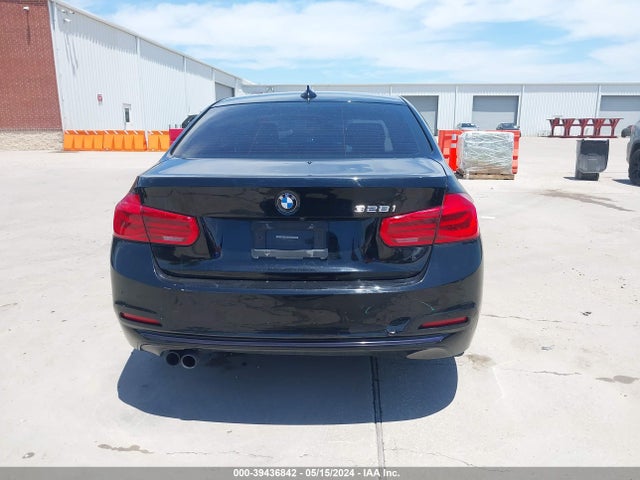 BMW 328I 2016 WBA8E9G51GNT83497 Image 17