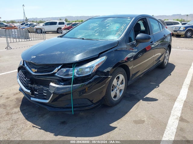 Chevrolet Cruze Ls Auto 2018 1G1BC5SM7J7195285 Image 2