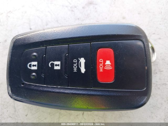 5YFFPMAE4NP380898 Toyota Corolla Xle