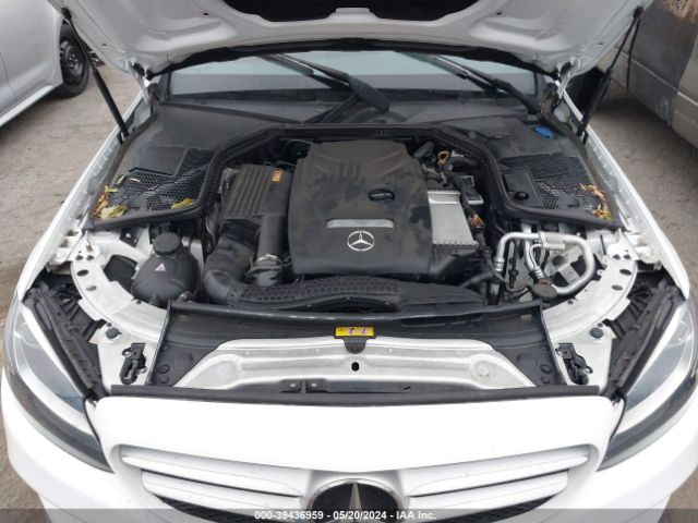 55SWF4JB3HU228926 Mercedes-Benz C 300 Luxury/sport