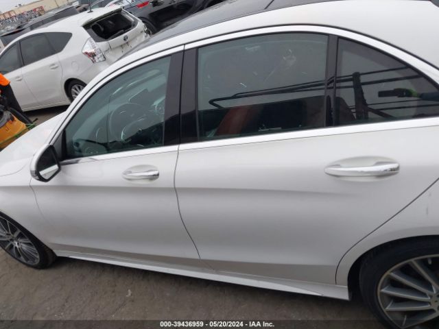 55SWF4JB3HU228926 Mercedes-Benz C 300 Luxury/sport