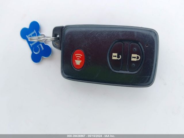 JTDKN3DU9F1941393 Toyota Prius Two