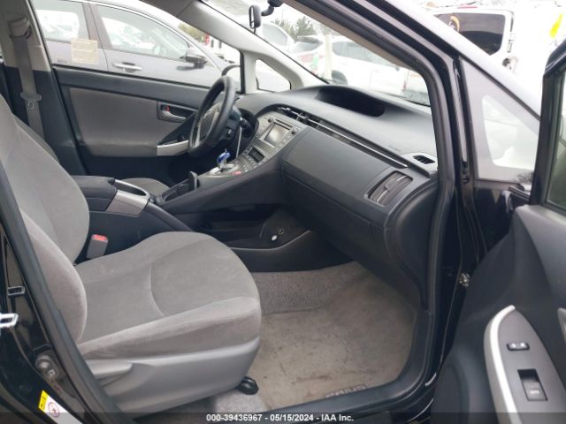 JTDKN3DU9F1941393 Toyota Prius Two