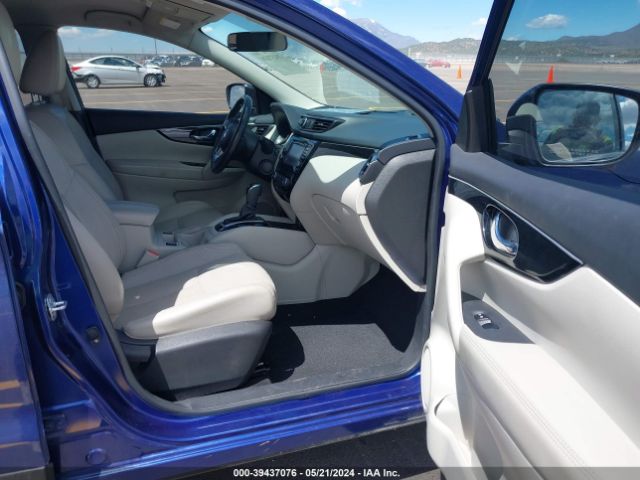 JN1BJ1CP0JW106339 Nissan Rogue Sport Sl