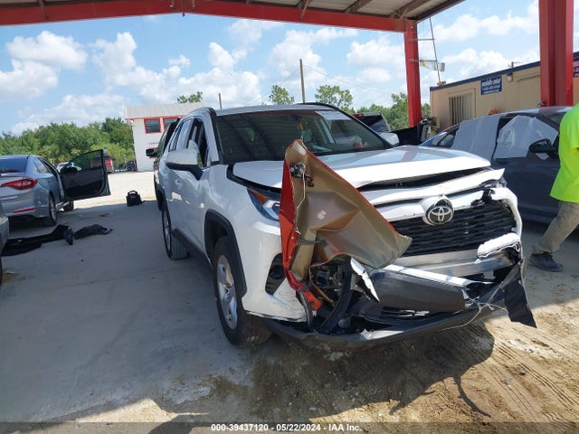 Toyota Rav4 Xle 2021 2T3W1RFV0MW160573 zdjęcie główne