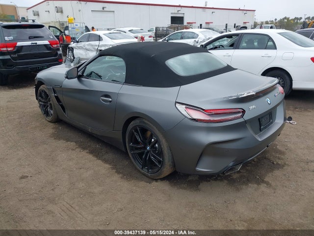 2024 BMW Z4 WBAHF9C02RWY36725 Photo 2
