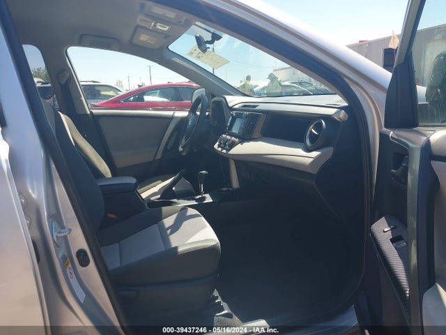Toyota RAV4 LE 2014 JTMBFREV4ED056796 Image 5