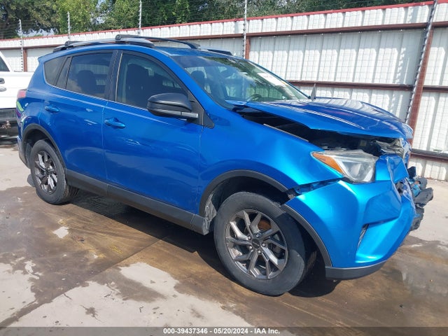 Toyota RAV4 LE 2018 JTMZFREV4JJ154933 головне зображення