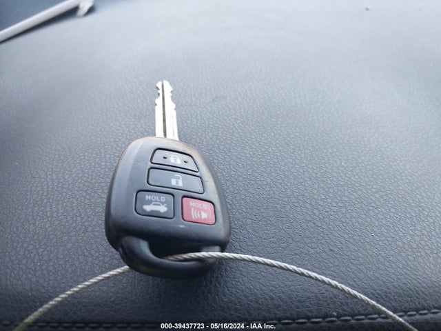 Toyota COROLLA LE 2018 2T1BURHEXJC083414 Image 11