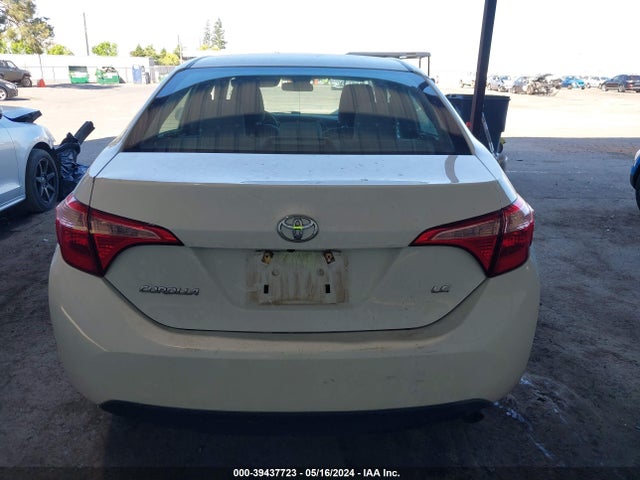 Toyota COROLLA LE 2018 2T1BURHEXJC083414 Image 17
